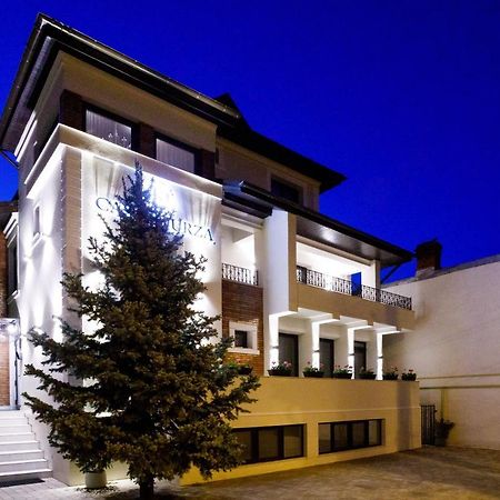 Pensiunea Casa Sturza บาเคา ภายนอก รูปภาพ