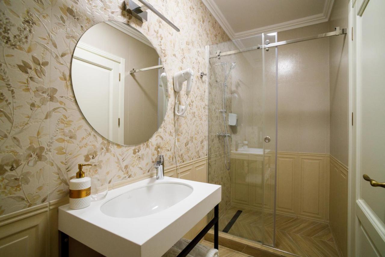 Pensiunea Casa Sturza บาเคา ภายนอก รูปภาพ