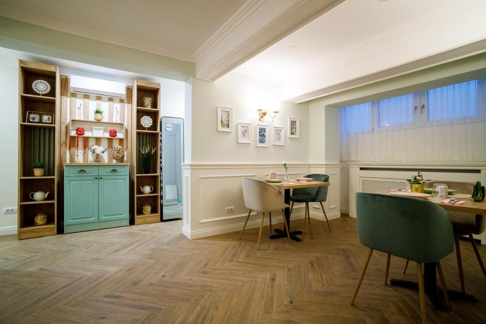Pensiunea Casa Sturza บาเคา ภายนอก รูปภาพ